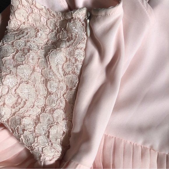 Lauren Conrad blush pink short dress size 16 with lace top and pleated skirt - Picture 4 of 6